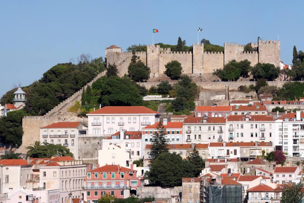 Apartment Sm1-happy At Hip Pr.real & Bair.alto + Private Patio! Lisbon