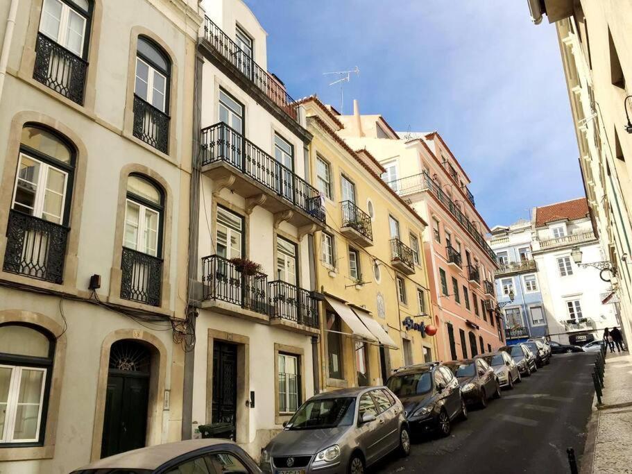 Apartment Sm1-happy At Hip Pr.real & Bair.alto + Private Patio! Lisbon