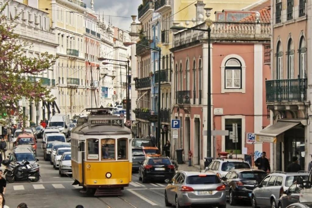 Sm1-happy At Hip Pr.real & Bair.alto + Private Patio! Lisbon