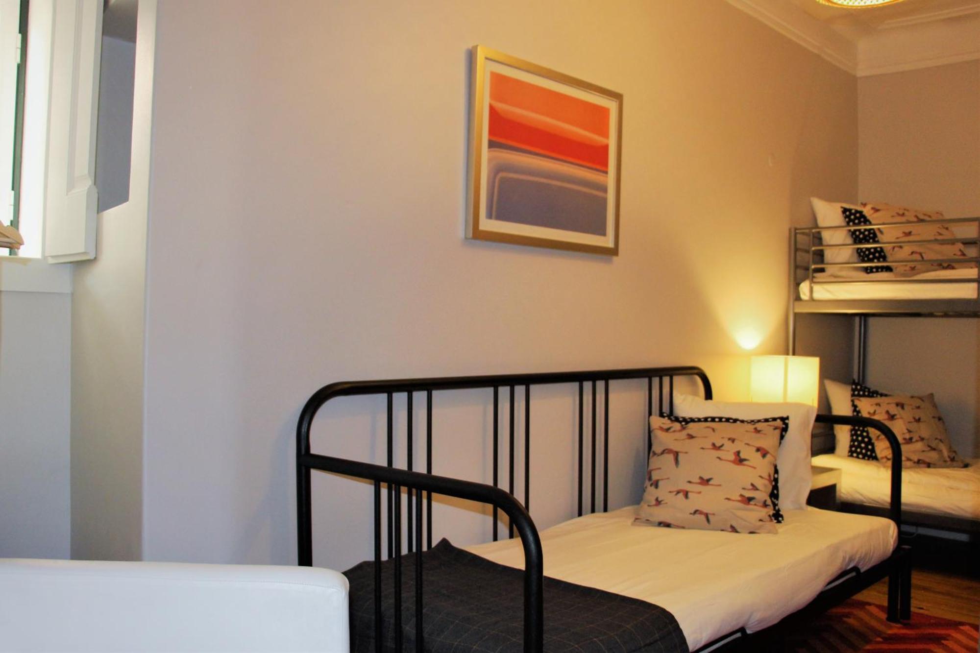 Apartamento Sm1-happy At Hip Pr.real & Bair.alto + Private Patio!
