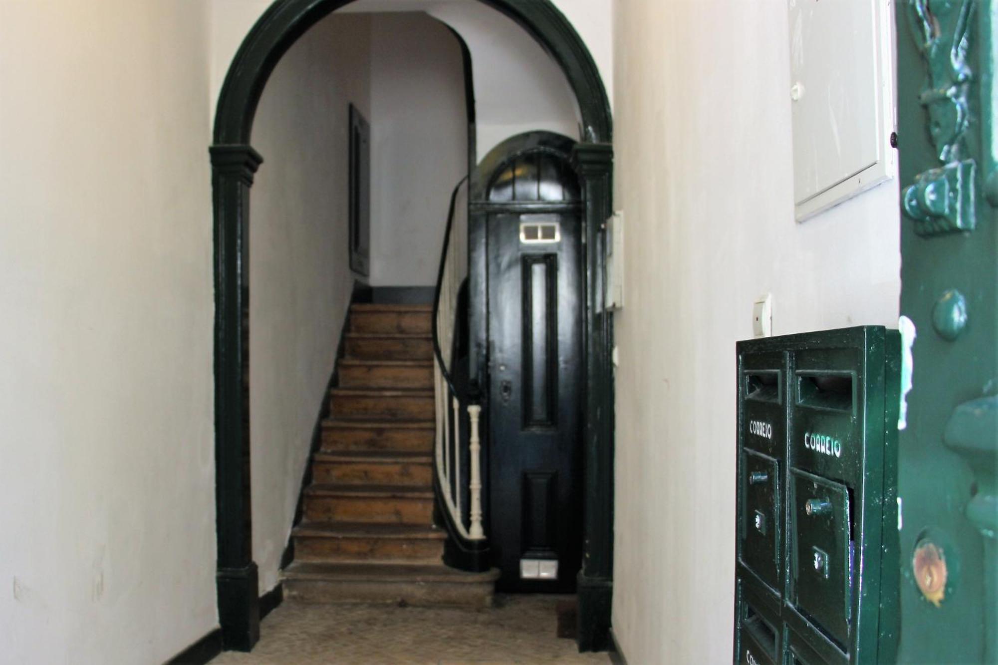Apartment Sm1-happy At Hip Pr.real & Bair.alto + Private Patio! Lisbon